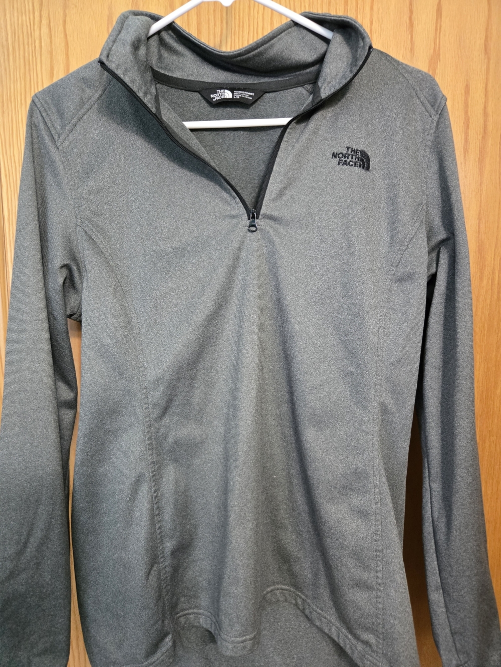 The North Face Charcoal Gray Women's 1/4 Zip Pullover
